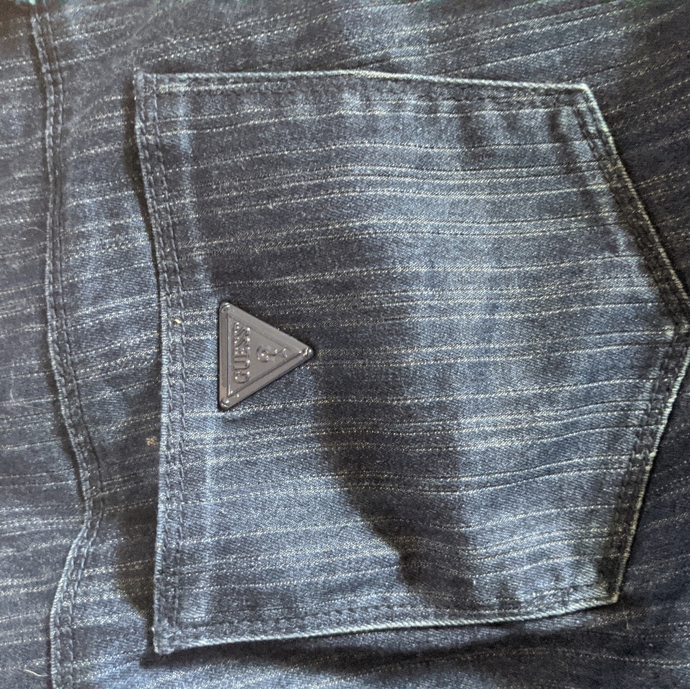 Guess Capris - Picture 2 of 3